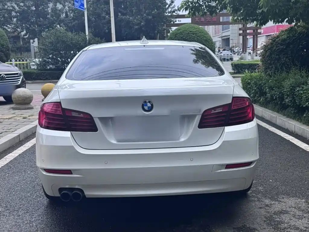 BMW 5 Series 2016 — фото 14