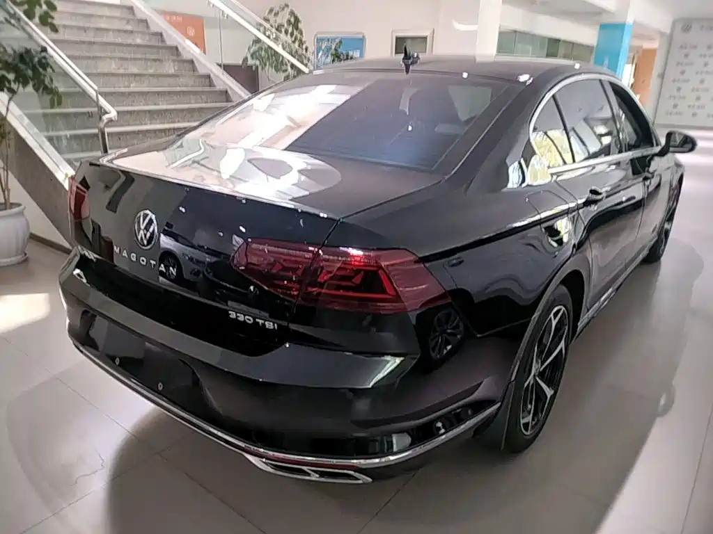 Volkswagen Magotan 2025