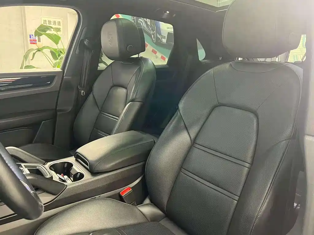 Porsche Cayenne New Energy 2019 — фото 20