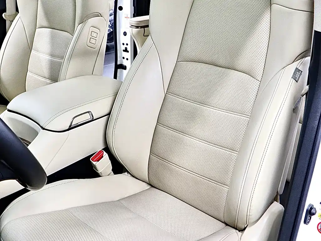 Toyota Alphard 2017 — фото 12