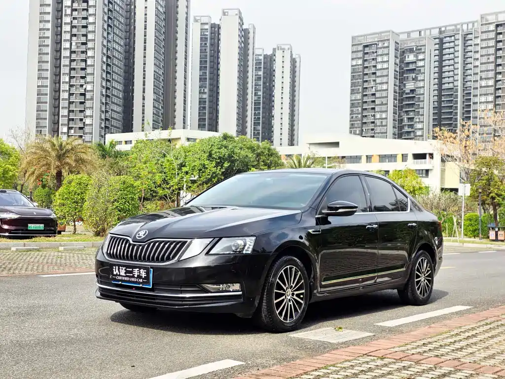 Skoda Octavia 2019 — фото 2