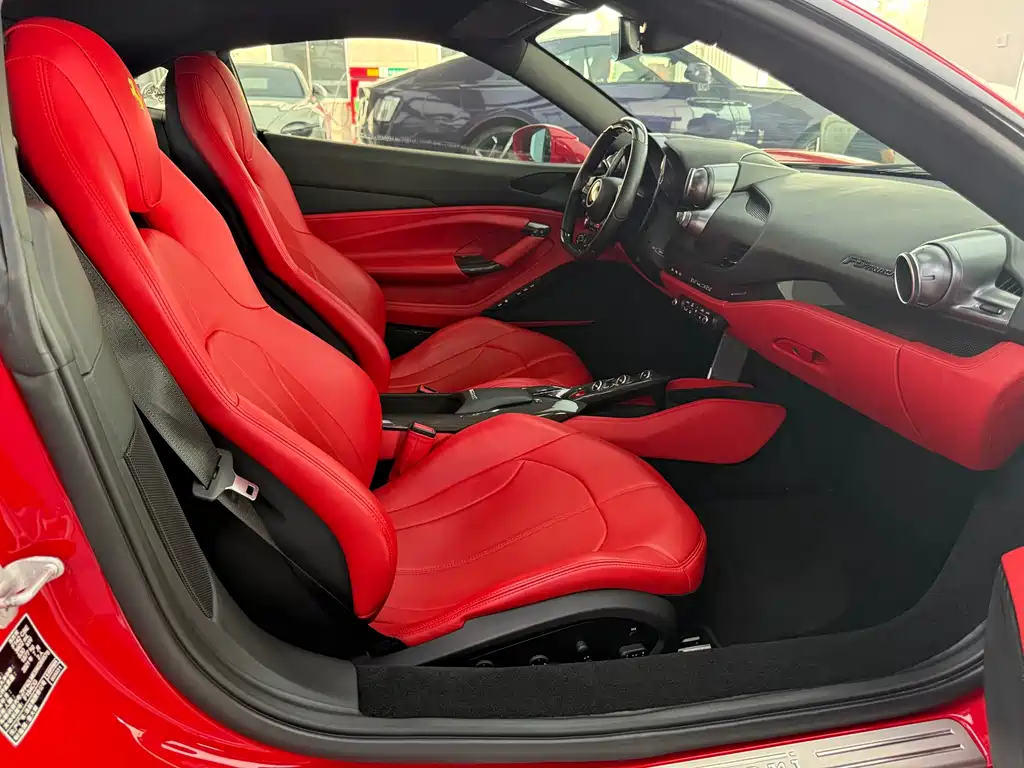 Ferrari F8 2022 — фото 9