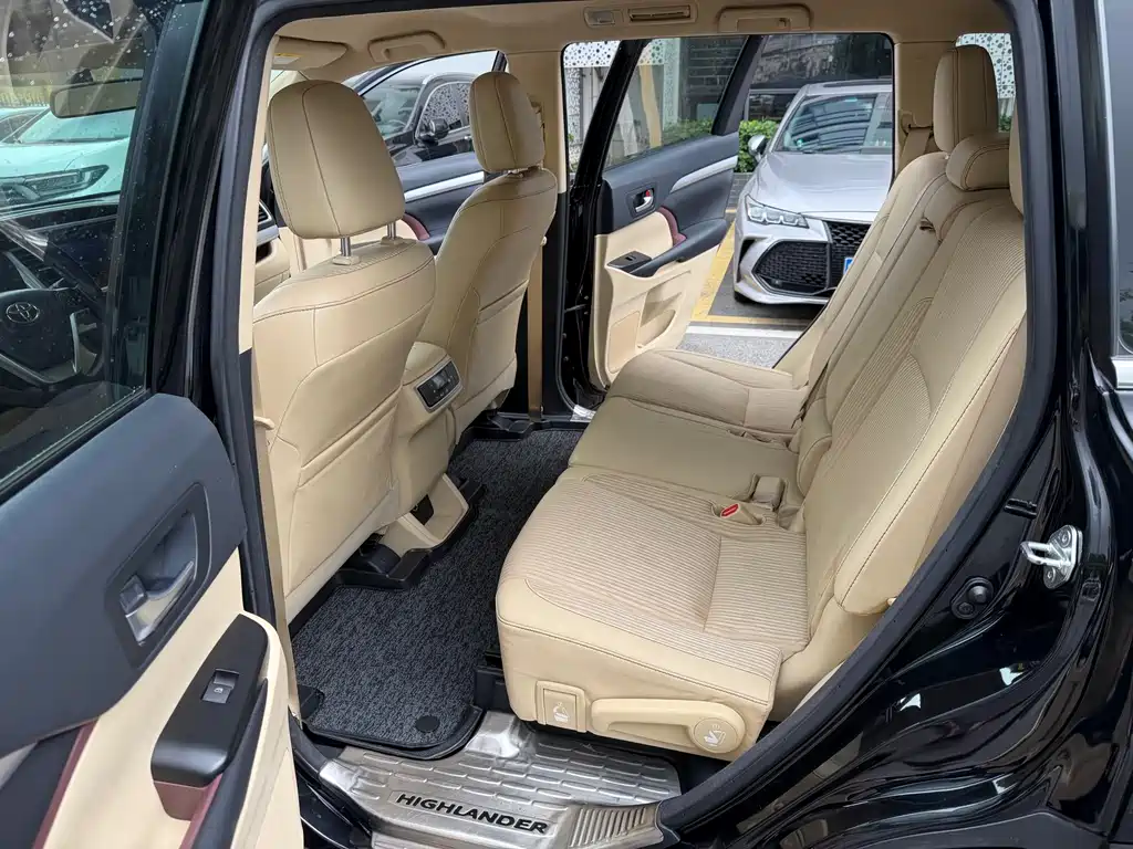 Toyota Highlander 2017 — фото 17