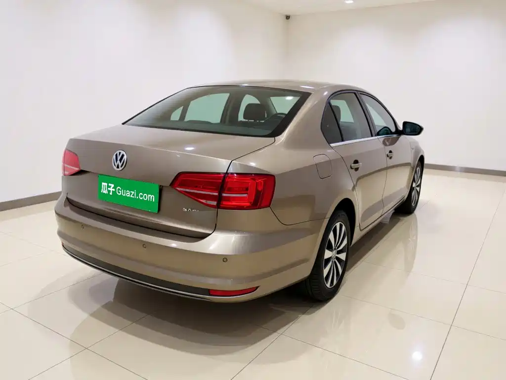 Volkswagen Sagitar 2017