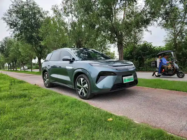 BYD Tang L 2025