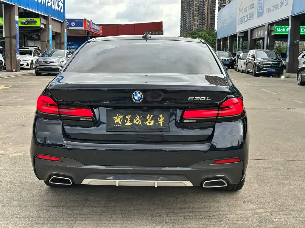 BMW 5 Series 2023 — фото 16
