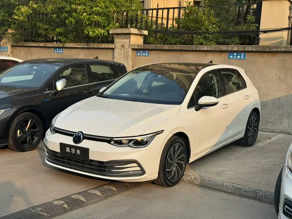 Volkswagen Golf 2021