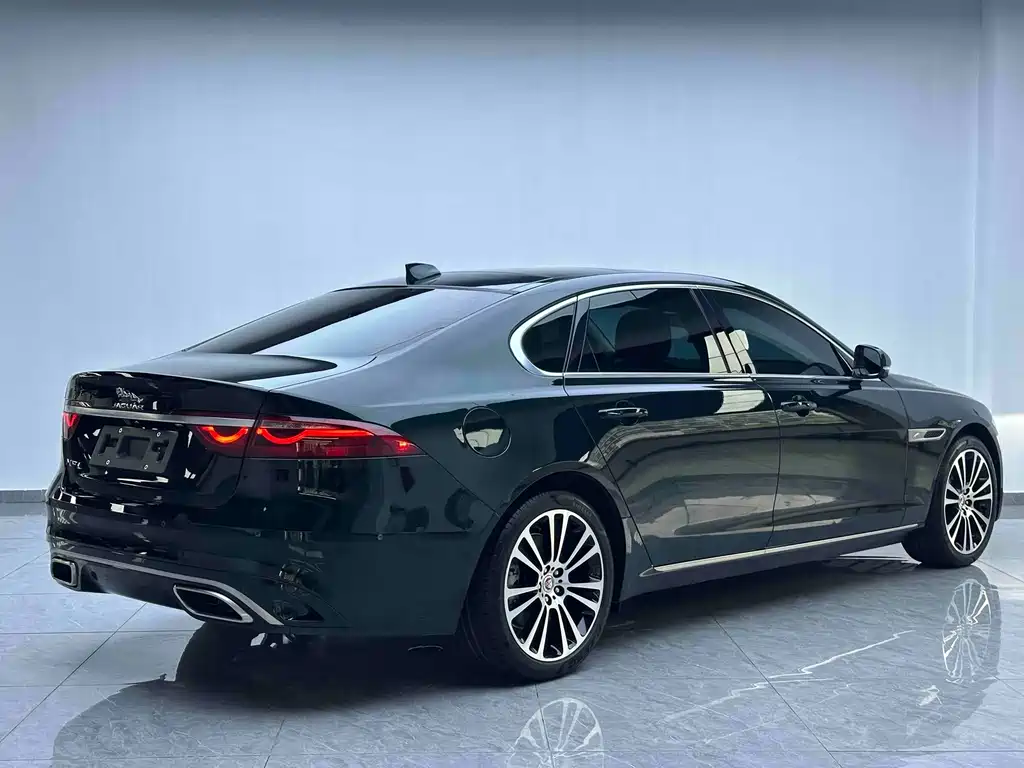 Jaguar XFL 2026 — фото 18