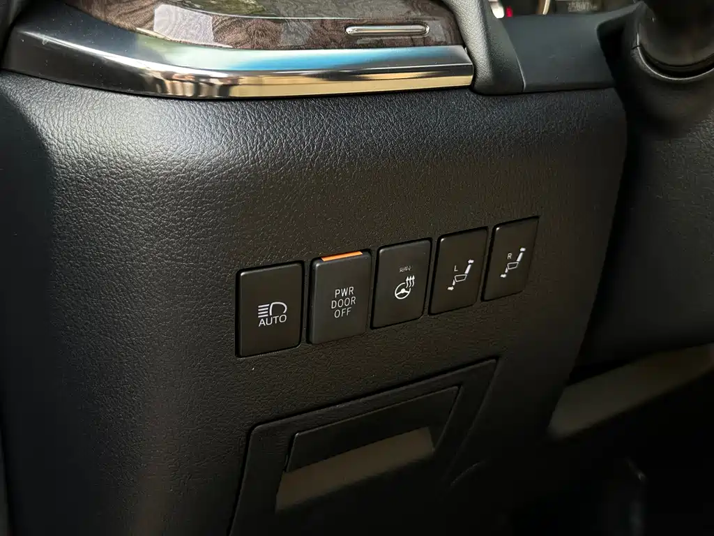 Toyota Alphard 2021 — фото 14