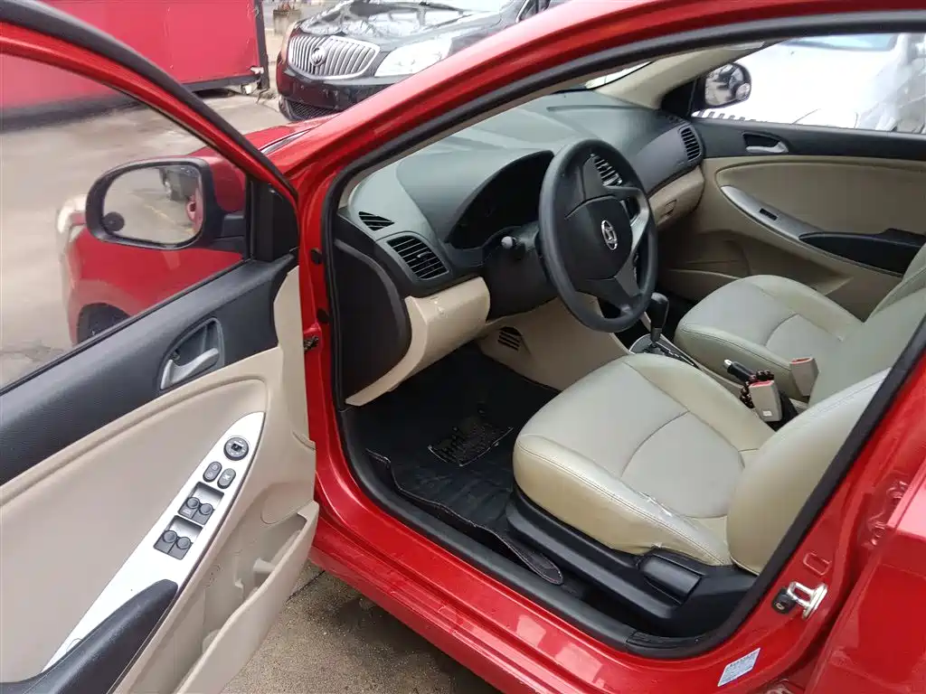 Hyundai Verna 2015 — фото 12