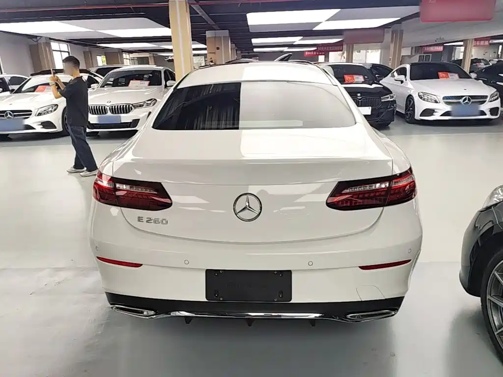 Mercedes-Benz E-Class 2022