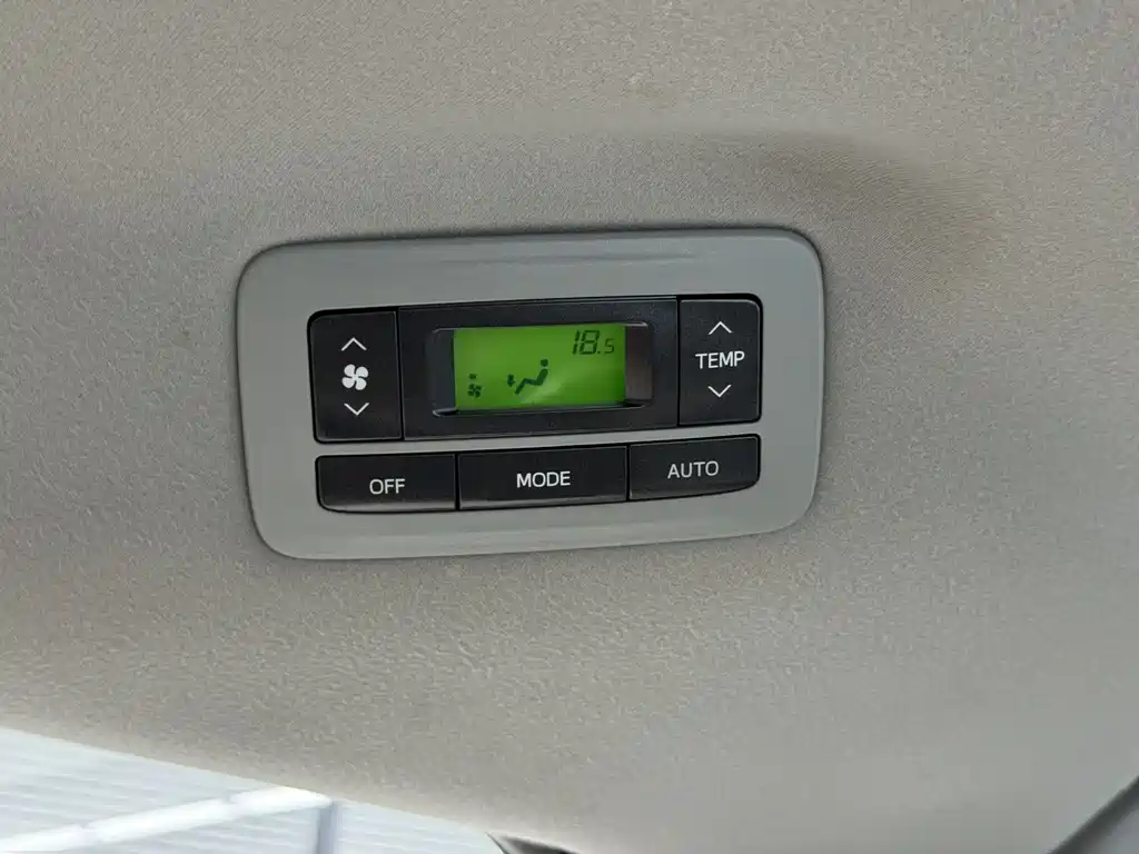 Toyota Sienna 2014 — фото 17