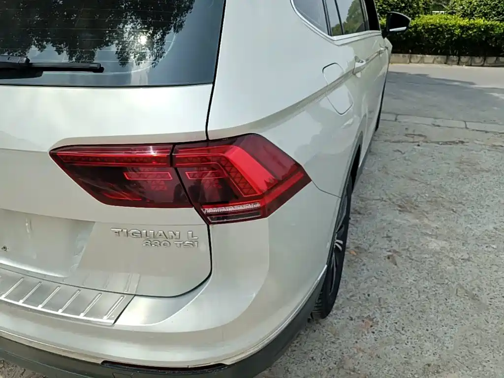 Volkswagen Tiguan L 2017 — фото 8