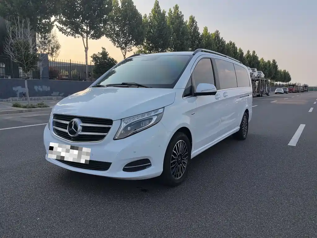 Mercedes-Benz V-Class 2018 — фото 1