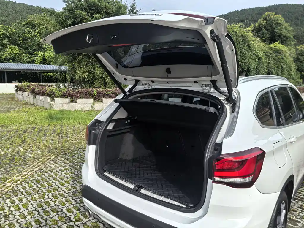 BMW X1 2022 — фото 12