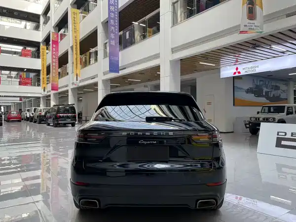 Porsche Cayenne 2022