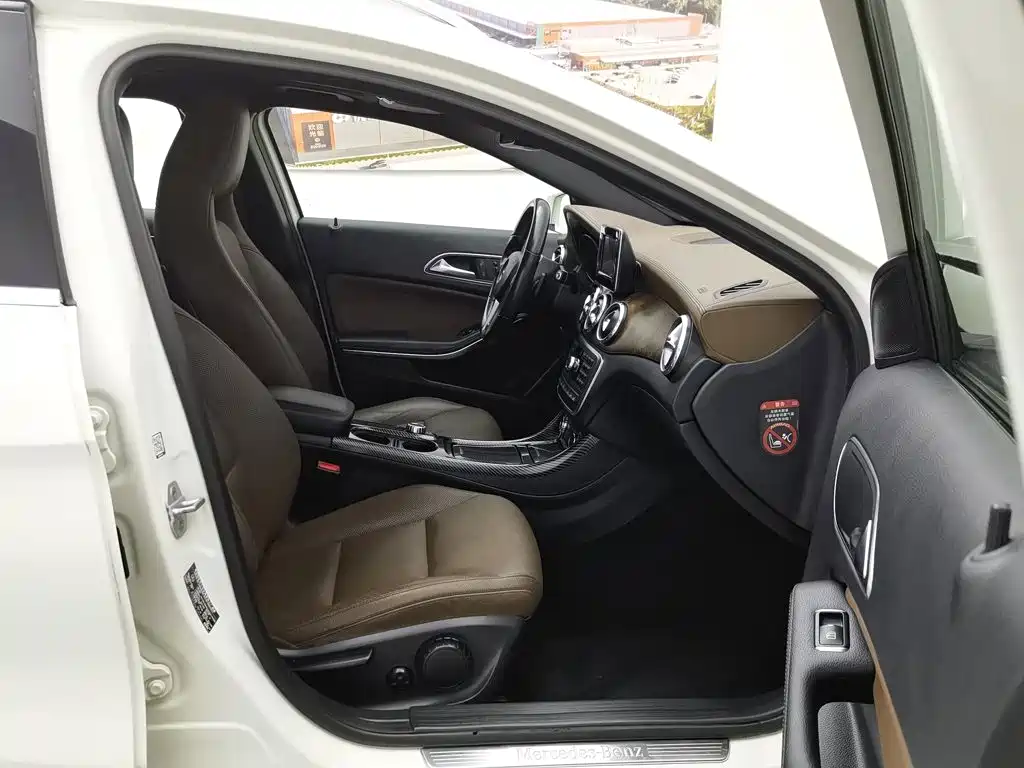 Mercedes-Benz GLA 2015 — фото 23