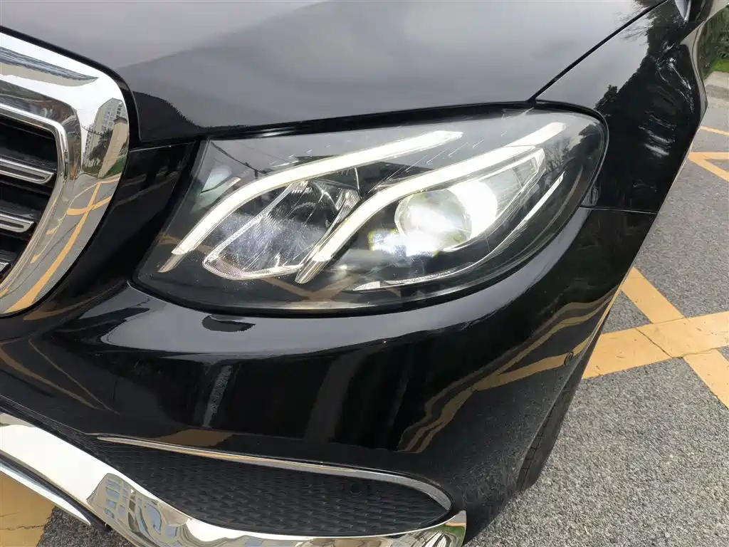 Mercedes-Benz E-Class 2020 — фото 18