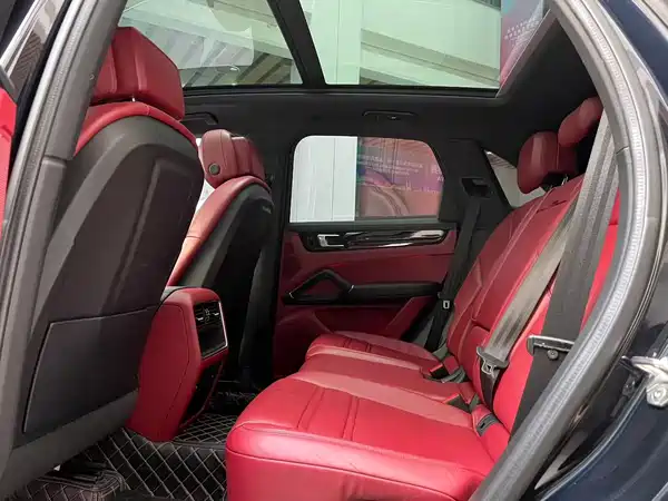 Porsche Cayenne 2022
