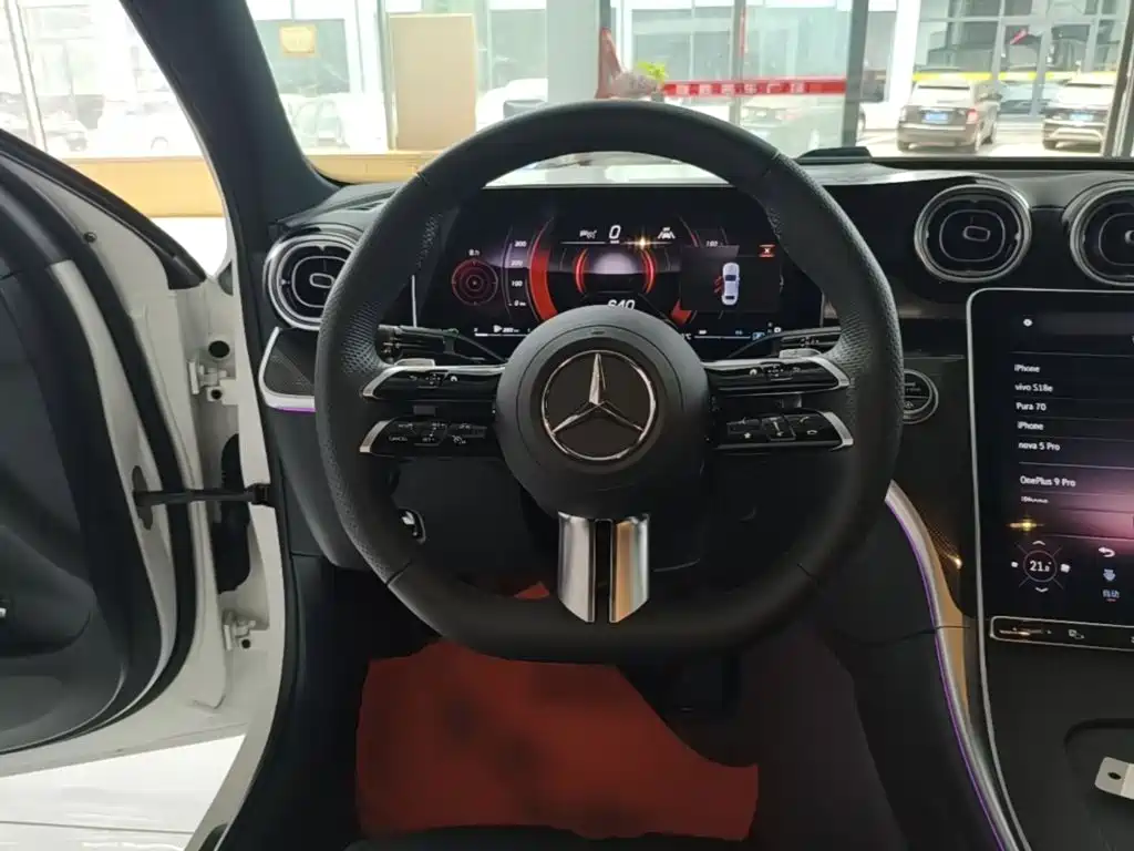 Mercedes-Benz C-Class 2025 — фото 11