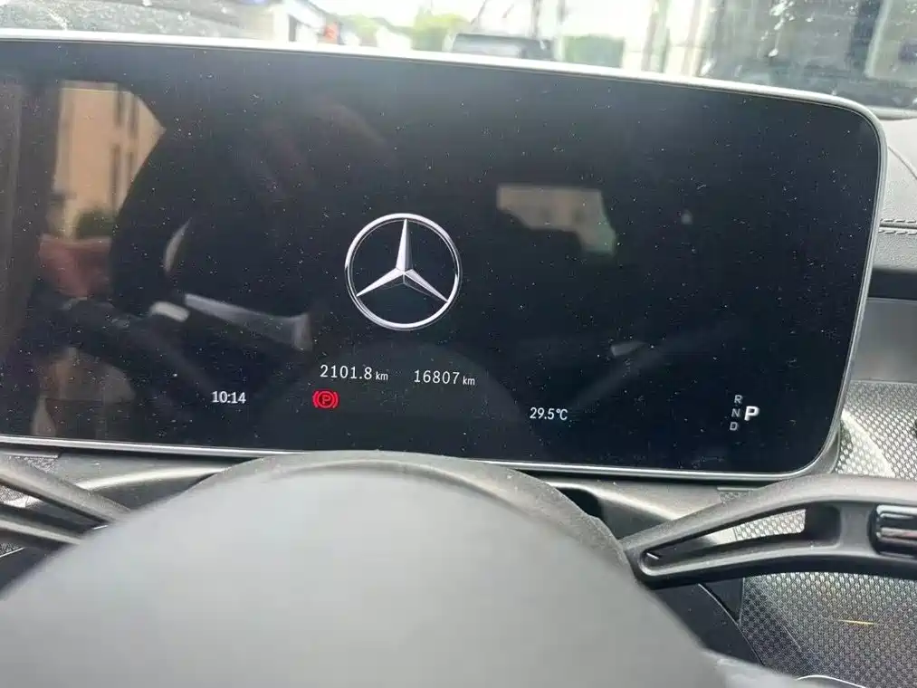 Mercedes-Benz C-Class 2025 — фото 12