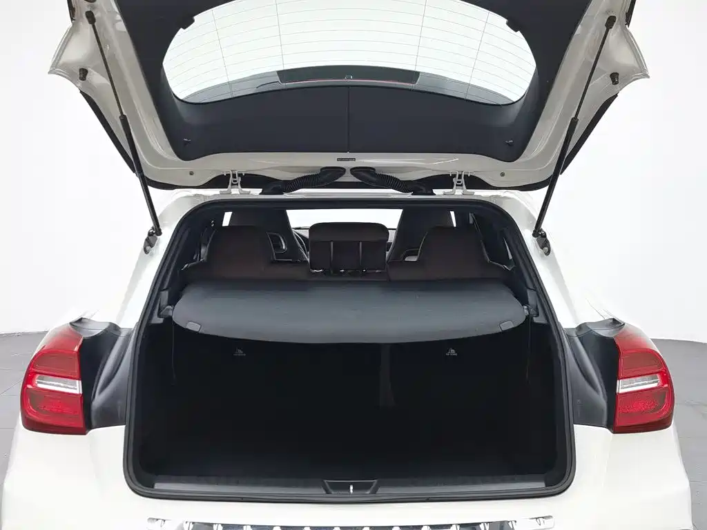 Mercedes-Benz GLA 2015 — фото 16
