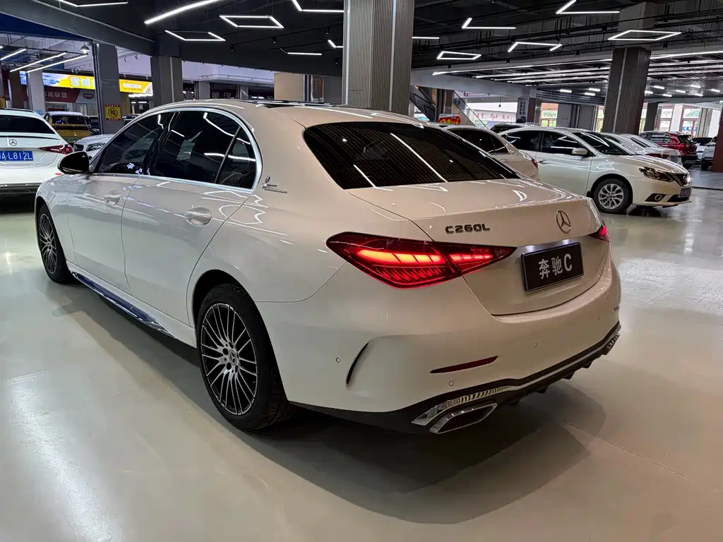 Mercedes-Benz C-Class 2024 — фото 11