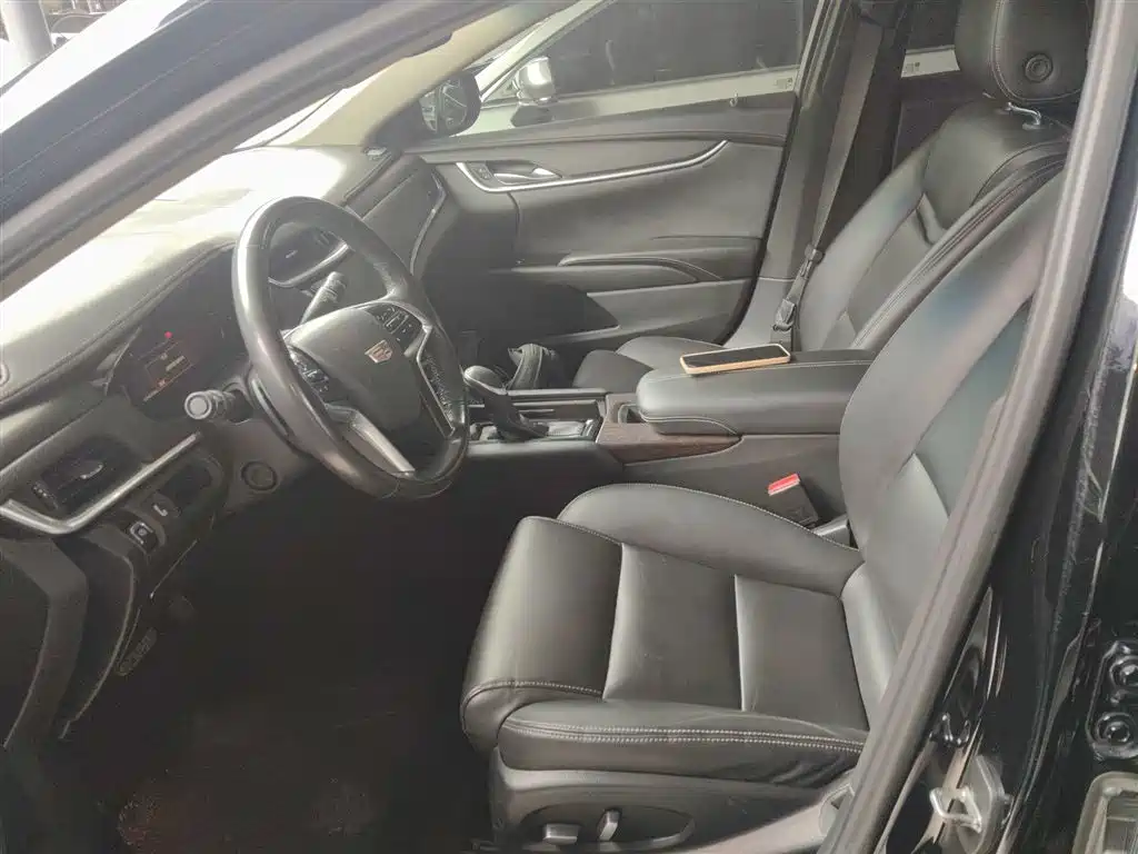Cadillac XTS 2018 — фото 15