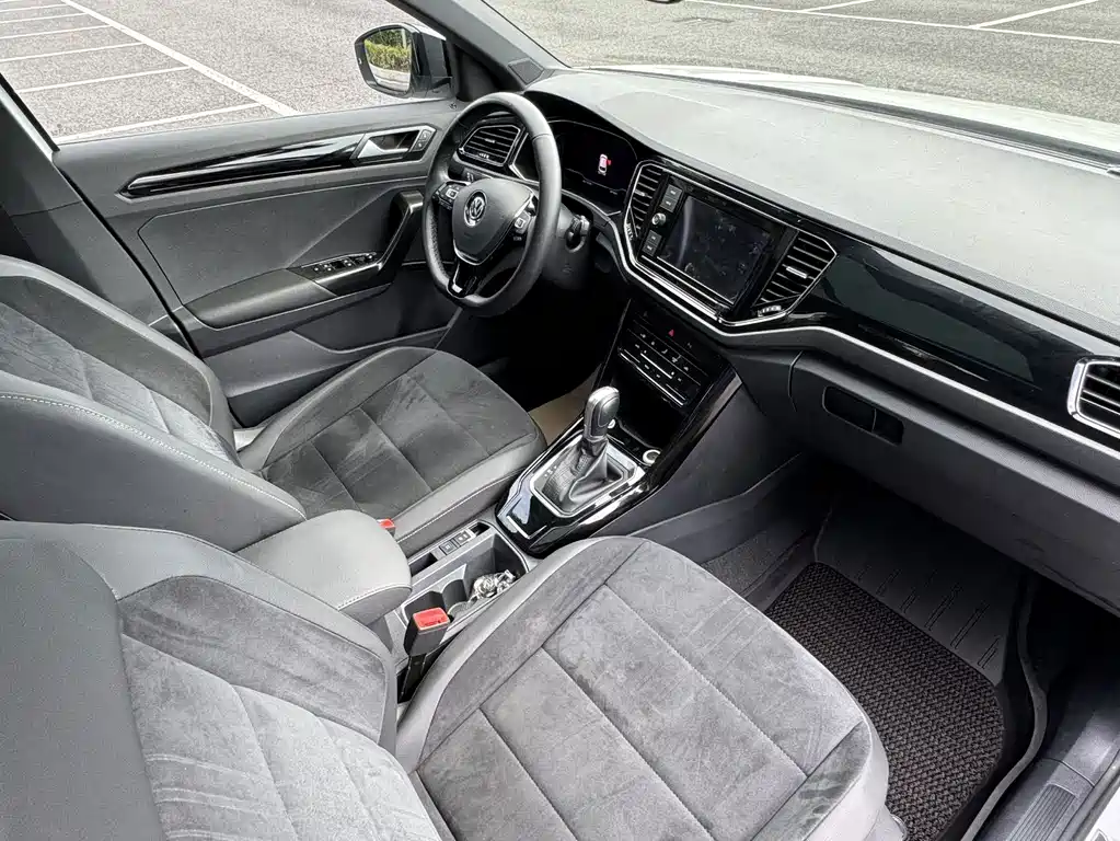 Volkswagen T-Roc 2020 — фото 11