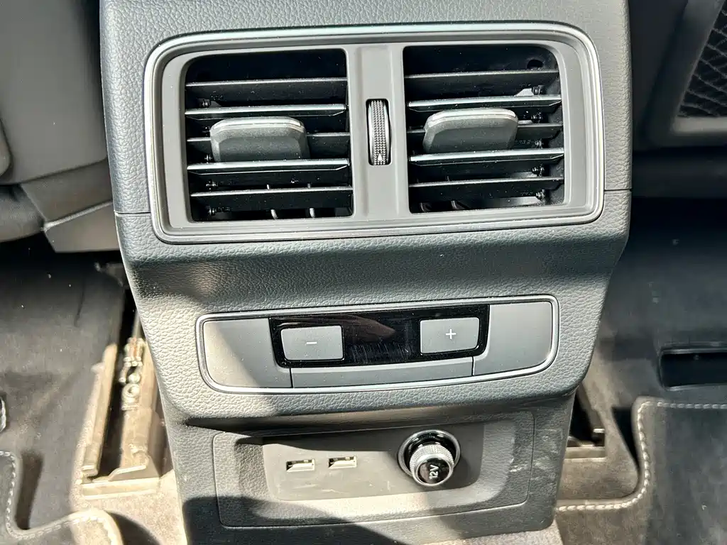 Audi Q5L 2024 — фото 13