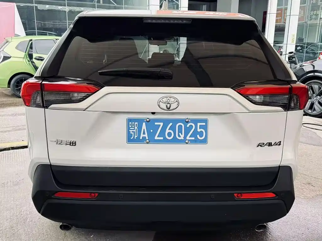 Toyota RAV4 2024