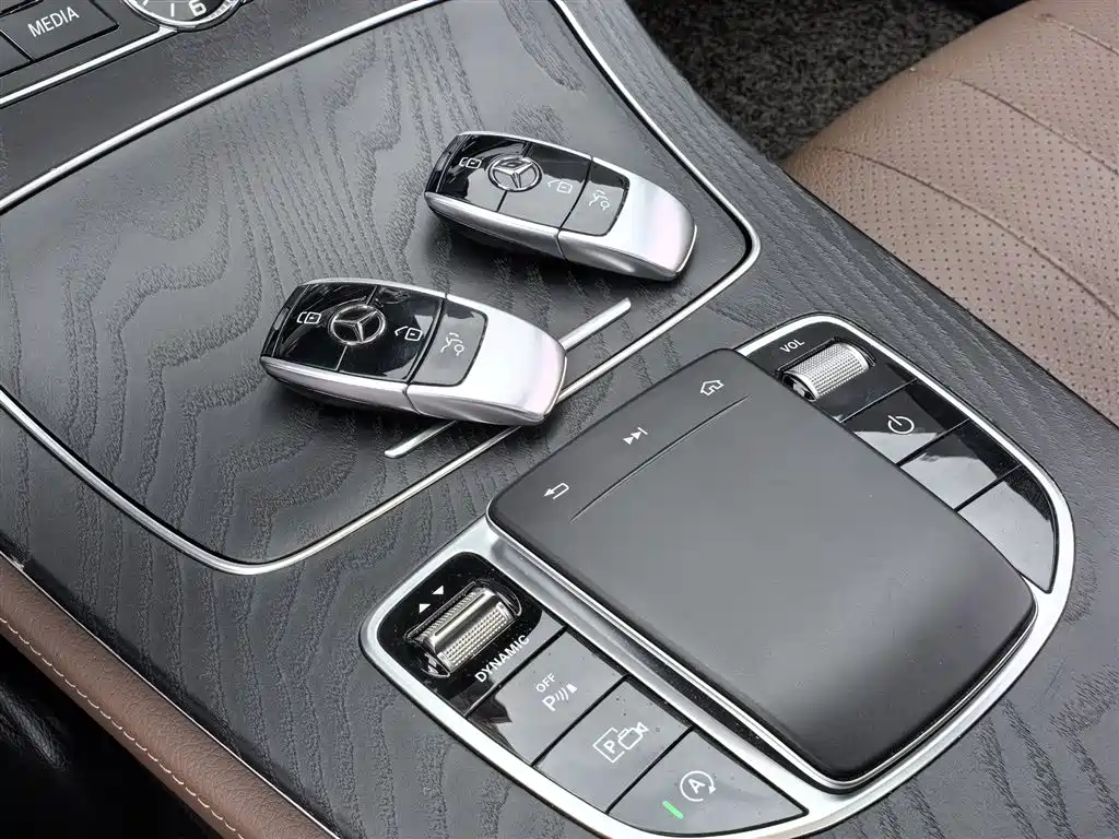 Mercedes-Benz E-Class 2020 — фото 14