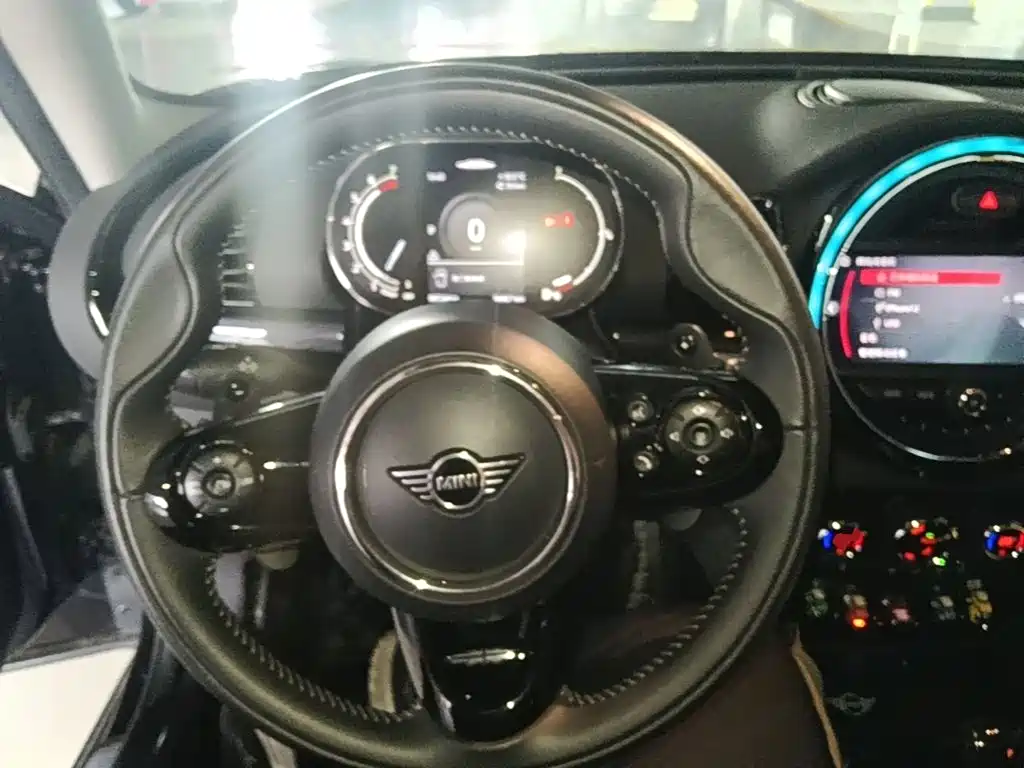 MINI Clubman 2020 — фото 11