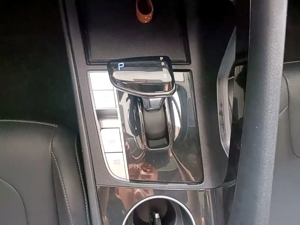 Hyundai Elantra 2022 — фото 14