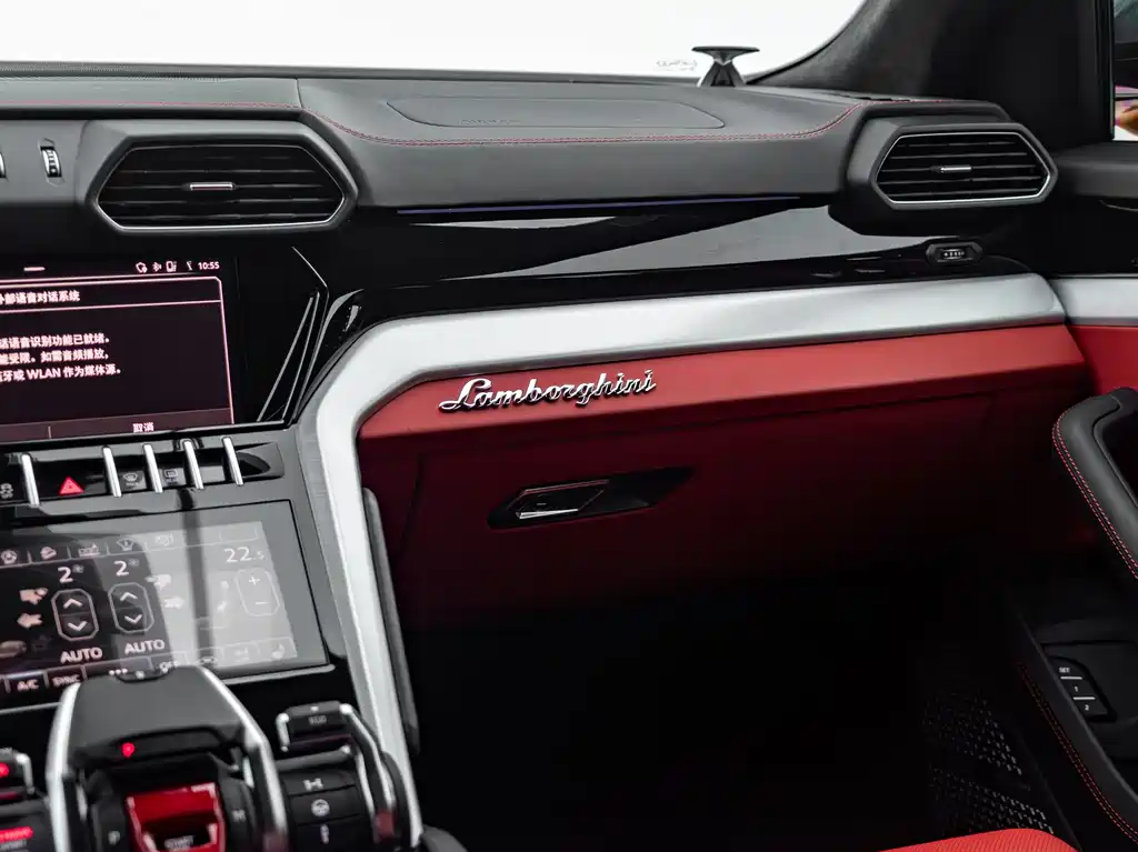 Lamborghini Urus 2020 — фото 18