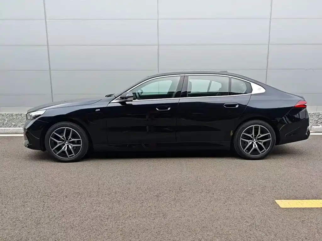 BMW i5 2025 — фото 3