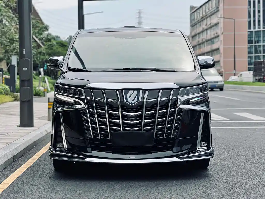 Toyota Alphard 2022 — фото 1