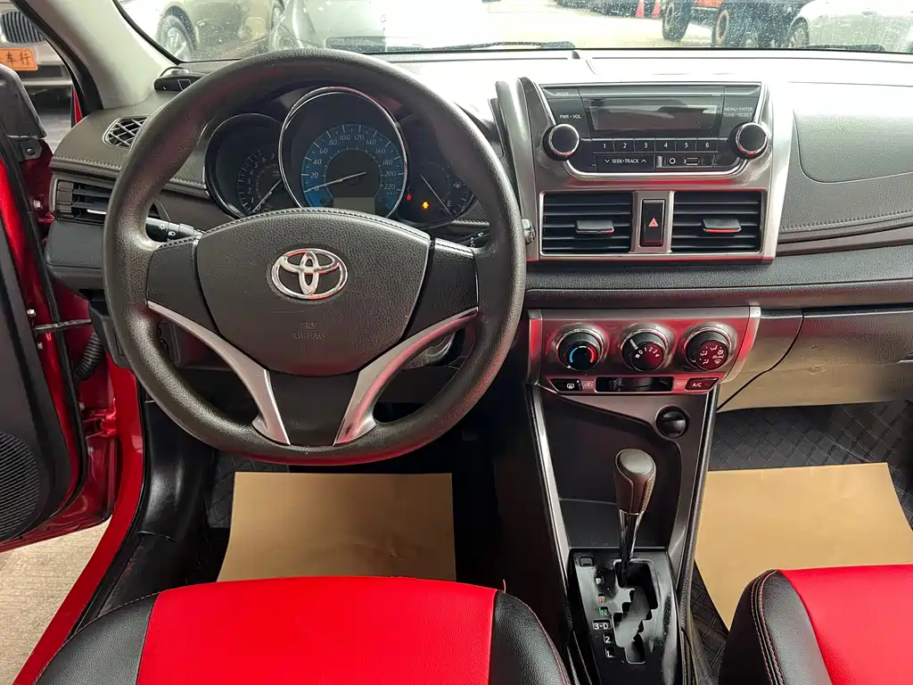 Toyota Yaris L 2016 — фото 11