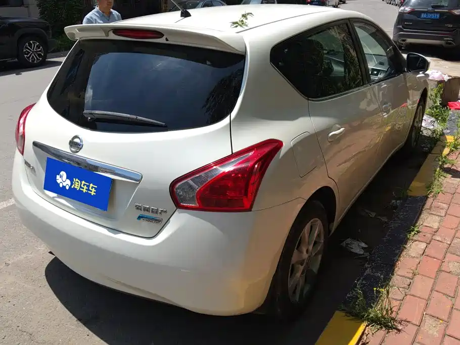 Nissan Tiida 2014