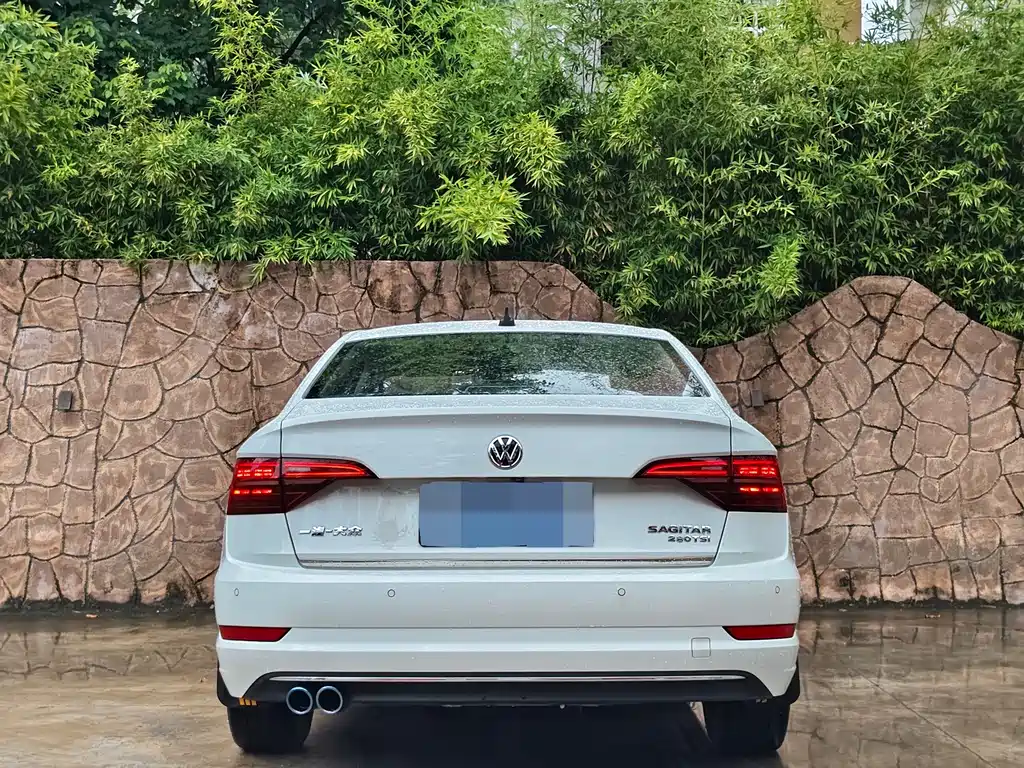Volkswagen Sagitar 2022