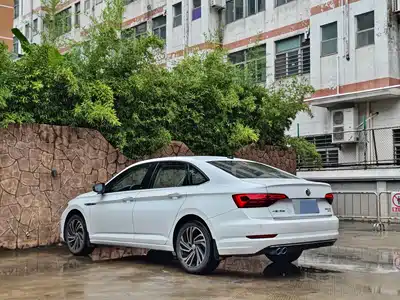 Volkswagen Sagitar 2022