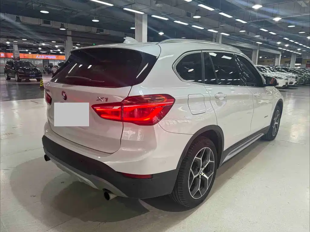 BMW X1 2017 — фото 18