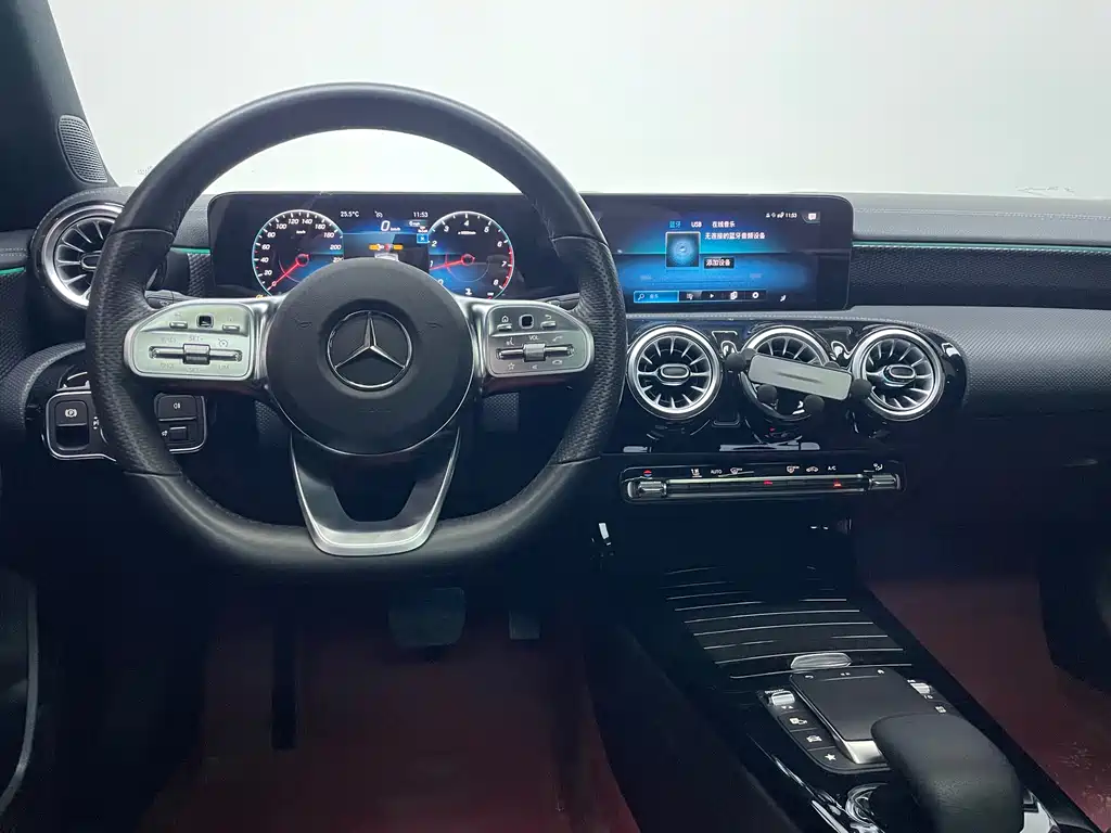 Mercedes-Benz A-Class 2023 — фото 9