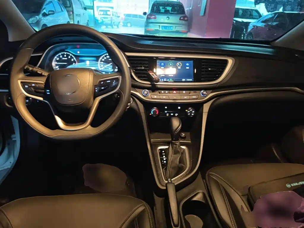 Buick Excelle 2022 — фото 10