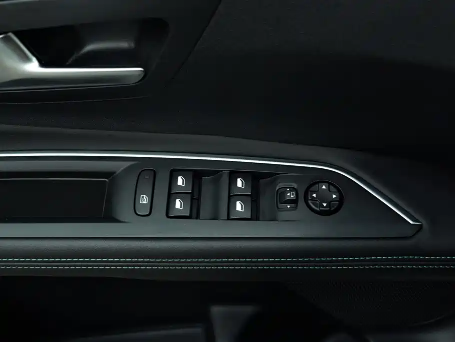 Peugeot 5008 2023 — фото 16