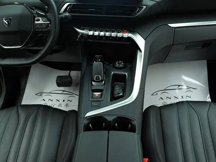 Peugeot 5008 2023 — фото 17