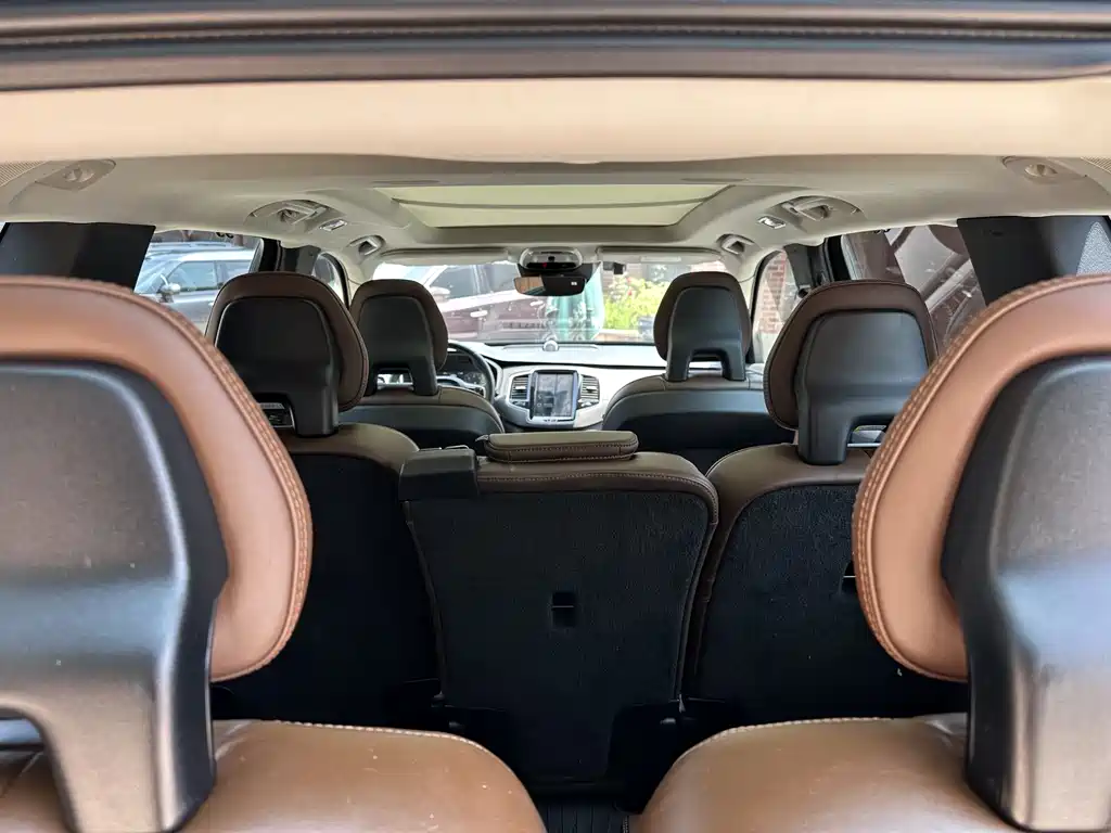 Volvo XC90 2020 — фото 27
