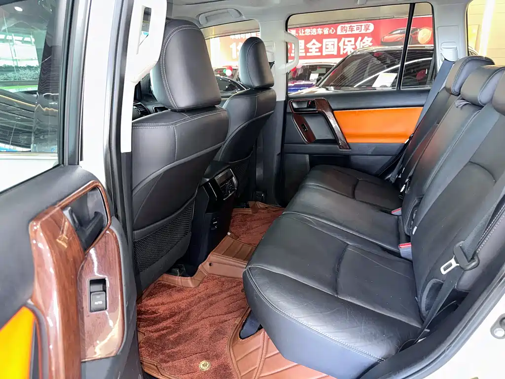 Toyota Prado 2015 — фото 12