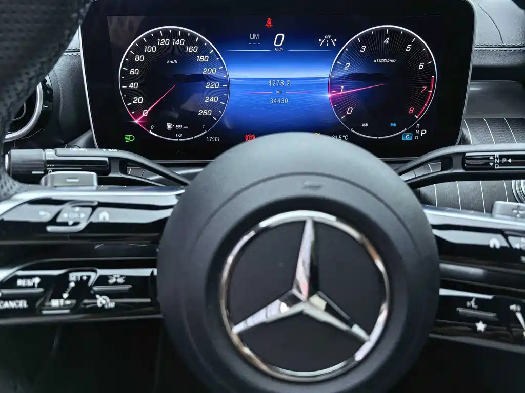 Mercedes-Benz C-Class 2023 — фото 13