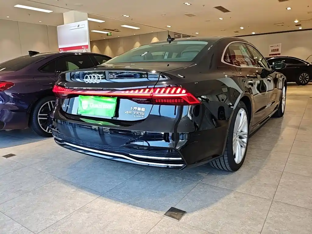 Audi A7L 2025 — фото 7
